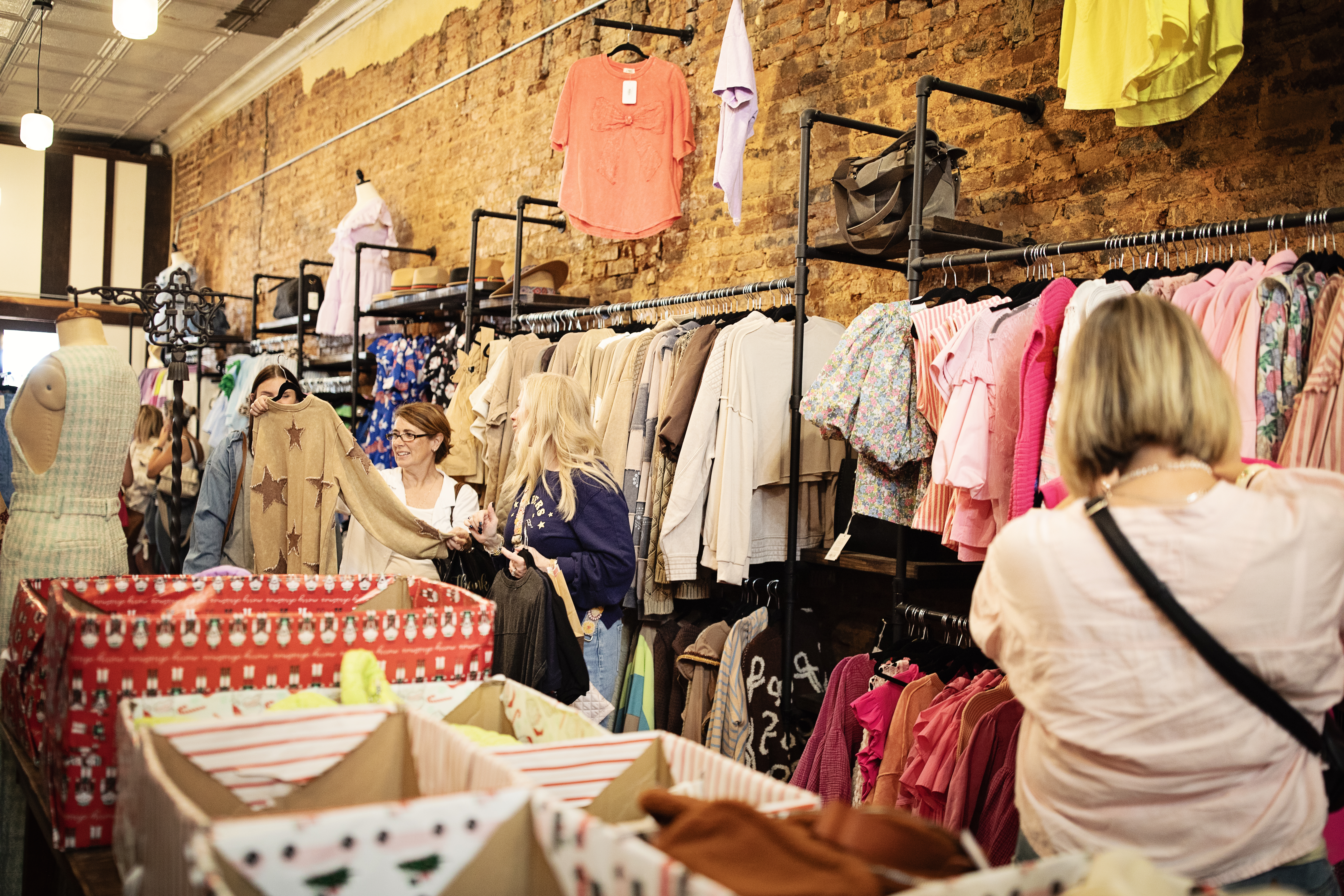 Downtown Athens Boutique Crawl Returns March 7 & 14 to Celebrate Spring Shopping